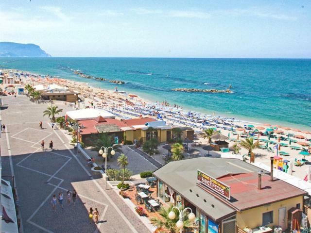 Nel Blu Dipinto Di Blu Apartment Porto Recanati Exterior photo